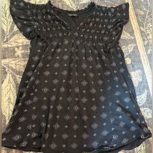 🦄10/$10  Lucky Brand Black and White Patterned Blouse